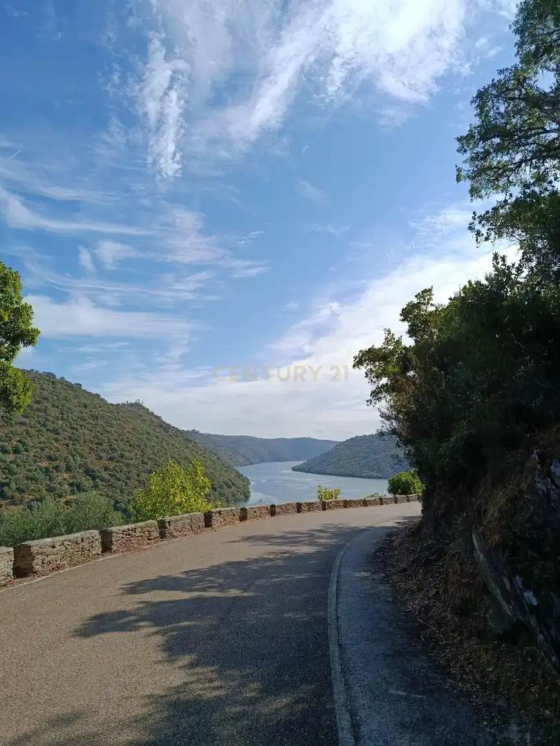 Houses for sale in Herrera de Alcántara  with Air Conditioner, Swimming Pool and Balcony