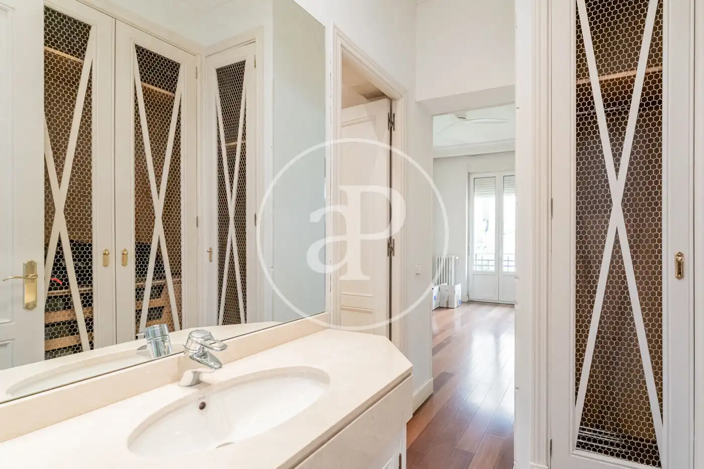 Bathroom of Flat for rent in Madrid  with Heating, Storage room and Balcony