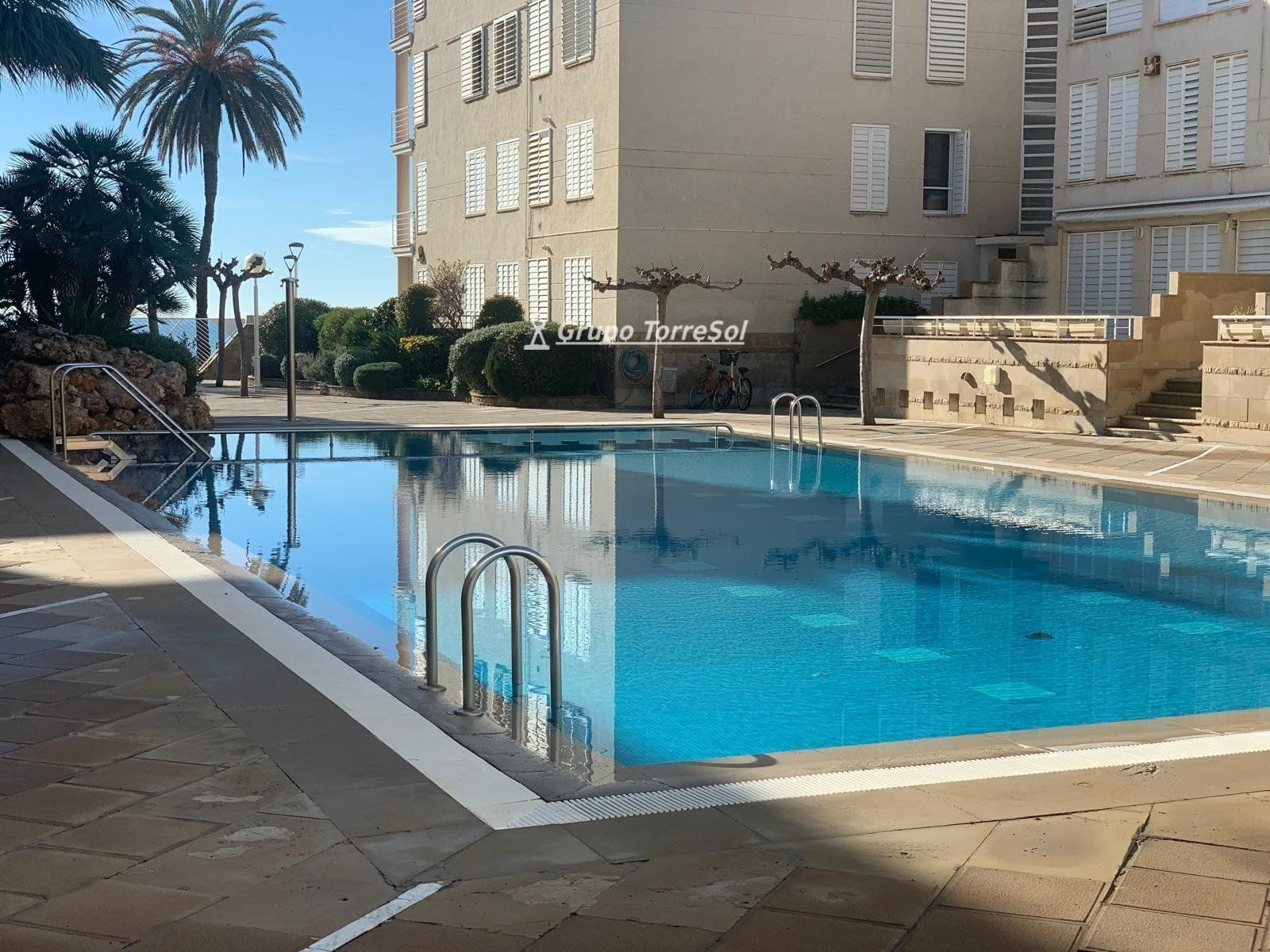 Piscina de Piso en venta en El Vendrell con Calefacción, Terraza y Trastero