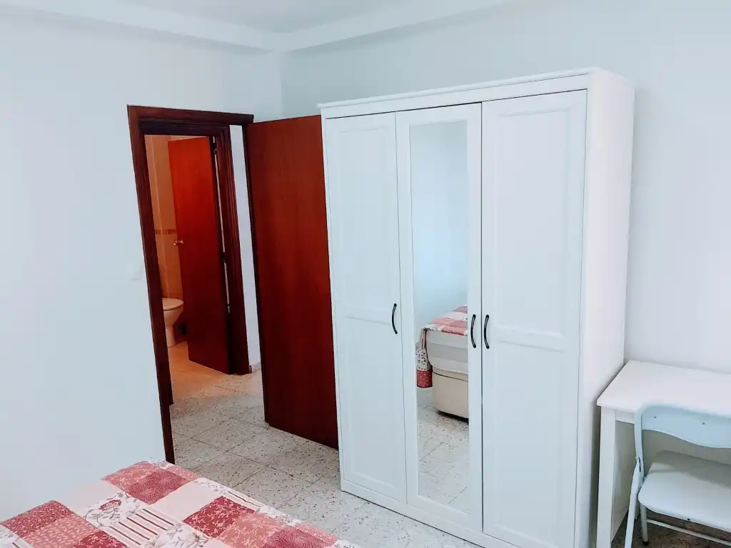 Habitación de Piso de alquiler en Córdoba con Terraza y Amueblado