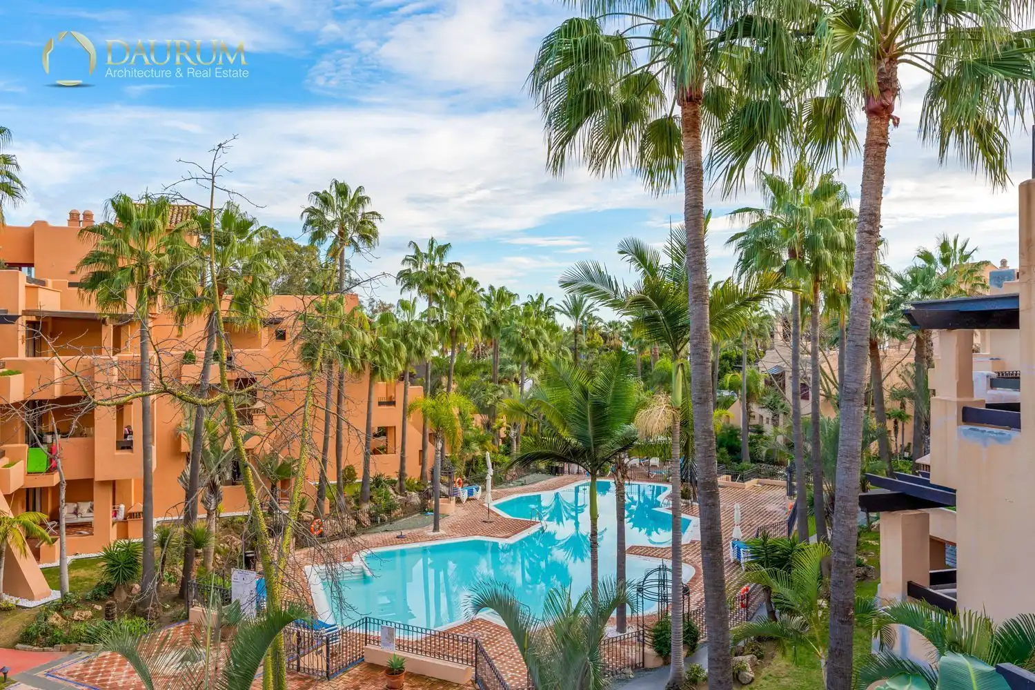 Vista exterior de Piso en venta en Marbella con Aire acondicionado, Calefacción y Terraza
