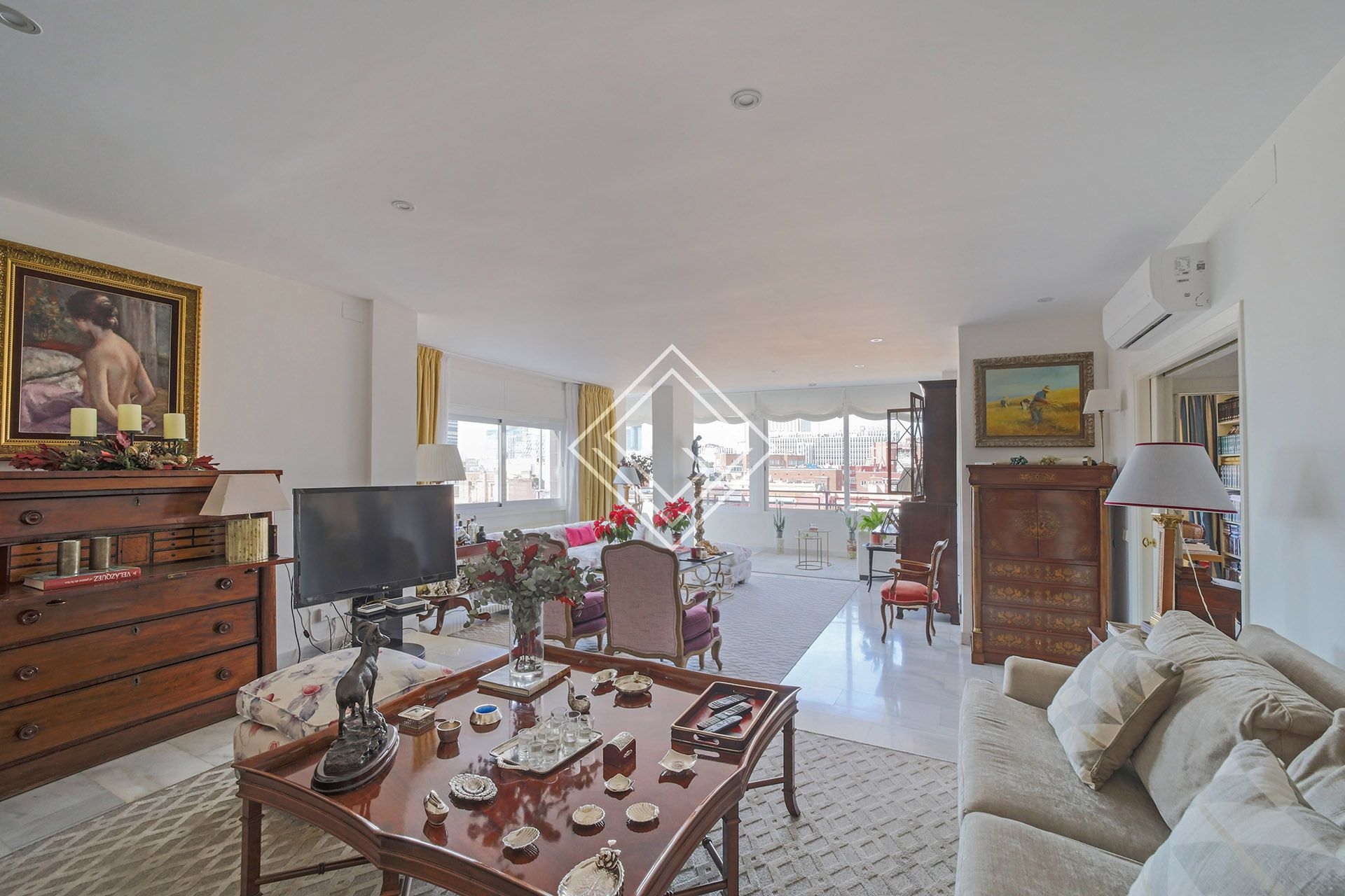 Living room of Duplex for sale in  Madrid Capital  with Air Conditioner, Heating and Storage room