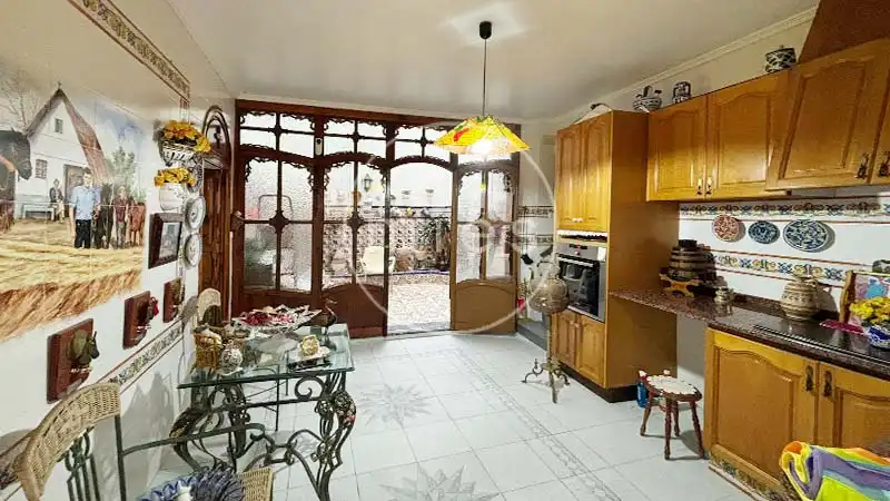 Cuina de Casa o xalet en venda en Turís amb Terrassa, Traster i Balcó