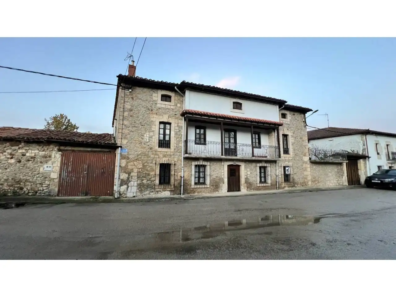 Vista exterior de Casa o xalet en venda en Merindad de Montija amb Calefacció, Jardí privat i Terrassa
