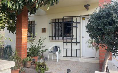 Vista exterior de Casa adosada en venda en Albinyana amb Terrassa