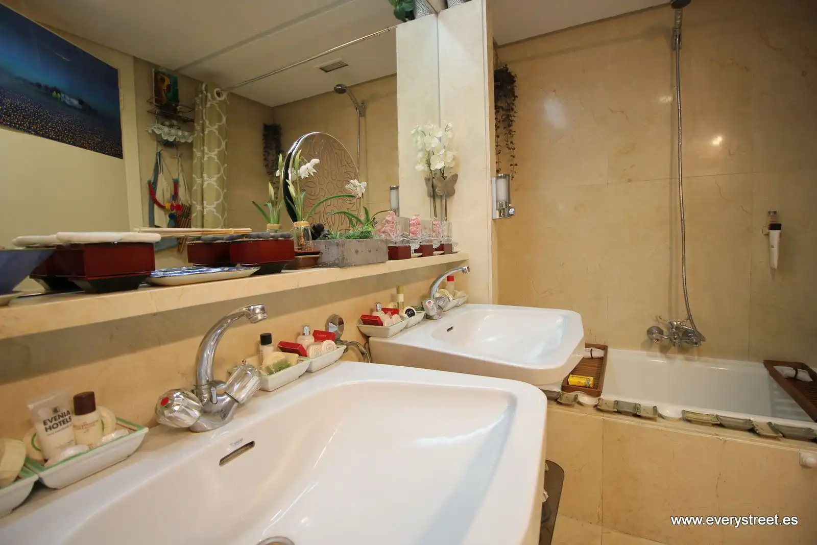Badezimmer von Wohnung zum Verkauf in Madrid mit Klimaanlage, Heizung und Abstellraum