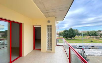 Vista exterior de Pis en venda en Lepe amb Terrassa i Balcó