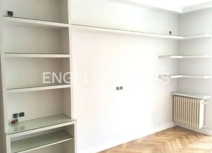 Wohnung zur Miete in  Madrid Capital mit Klimaanlage, Heizung und Privatgarten