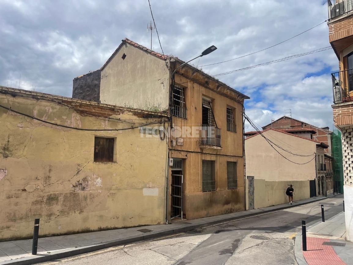 Vista exterior de Casa o xalet en venda en Guadalajara Capital