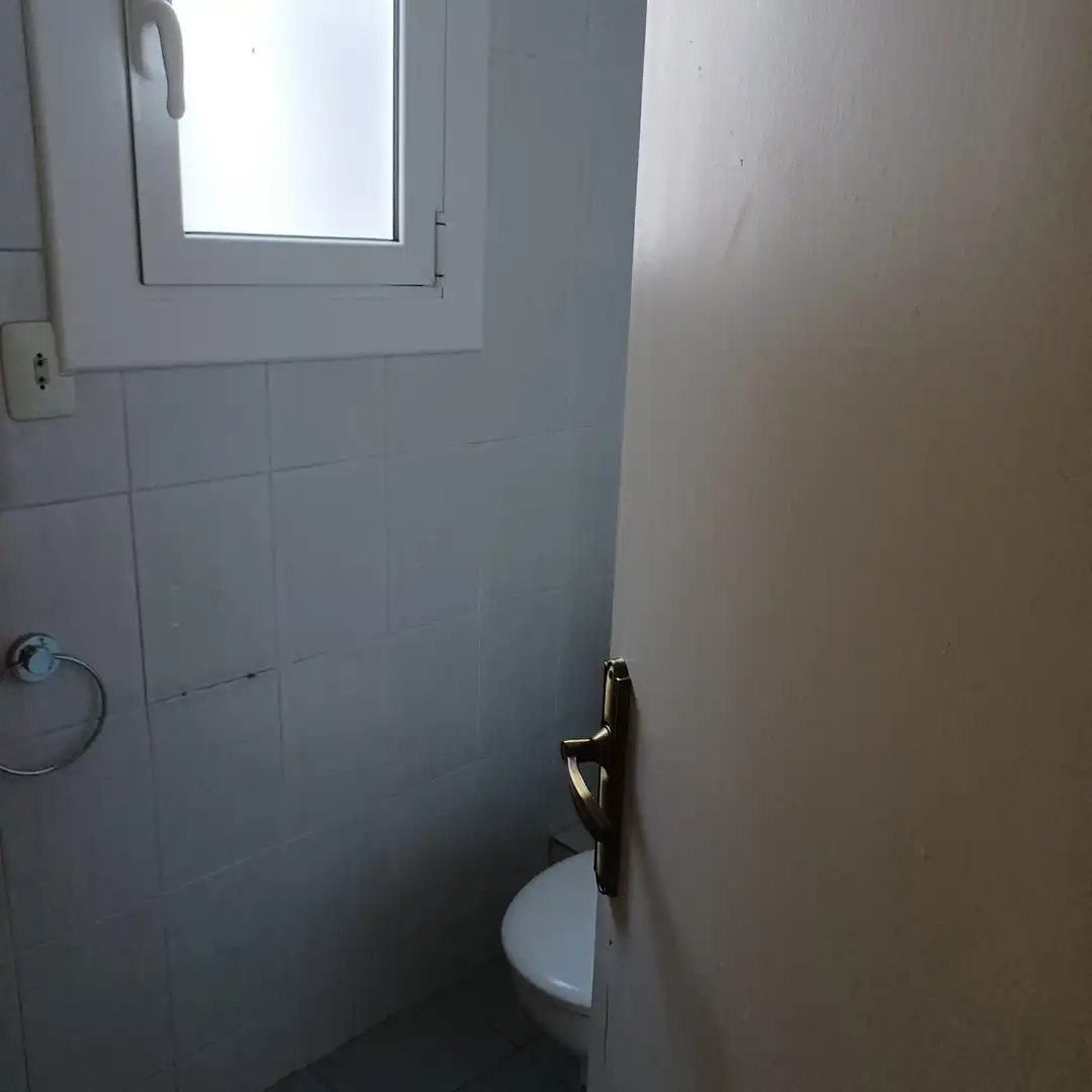 Baño de Piso en venta en Terrassa con Terraza y Balcón