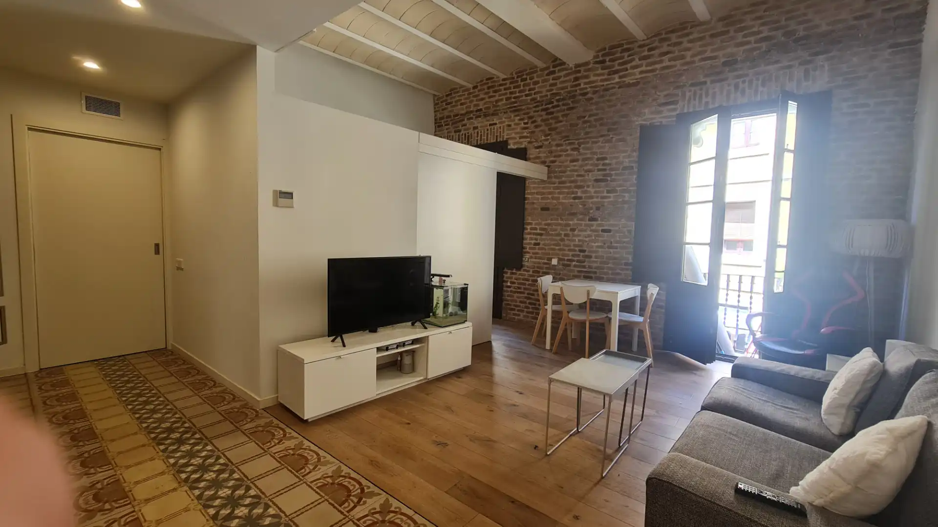 Sala d'estar de Pis en venda en Barcelona amb Aire condicionat, Calefacció i Parquet