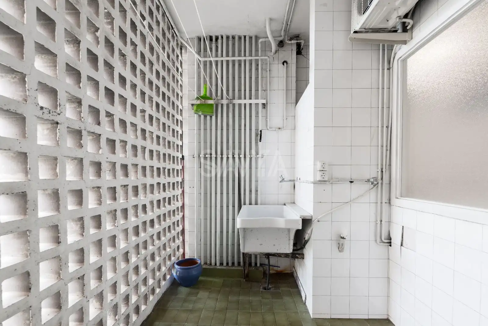Badezimmer von Wohnung zum Verkauf in Barcelona mit Klimaanlage, Parkett und Terrasse