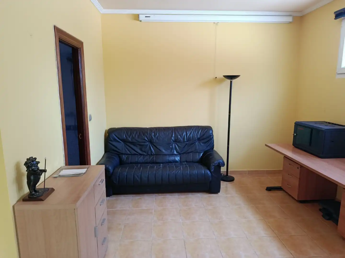 Sala de estar de Oficina de alquiler en Urduliz, Bizkaia