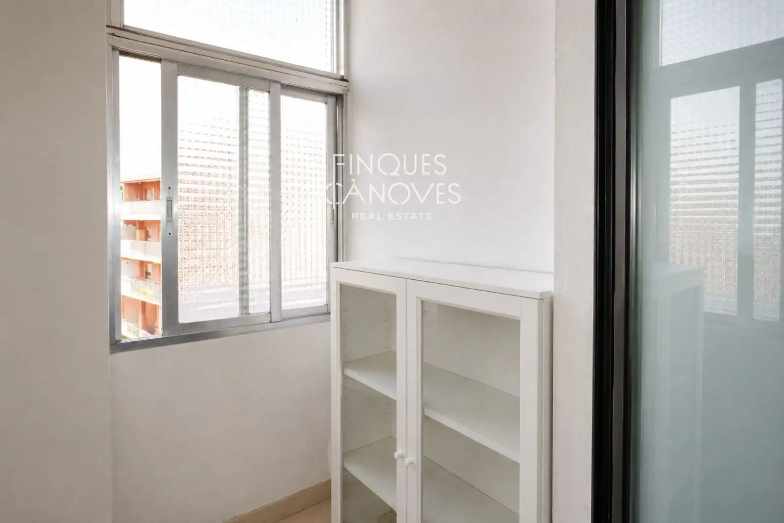 Dormitori de Pis en venda en Girona amb Aire condicionat, Calefacció i Terrassa