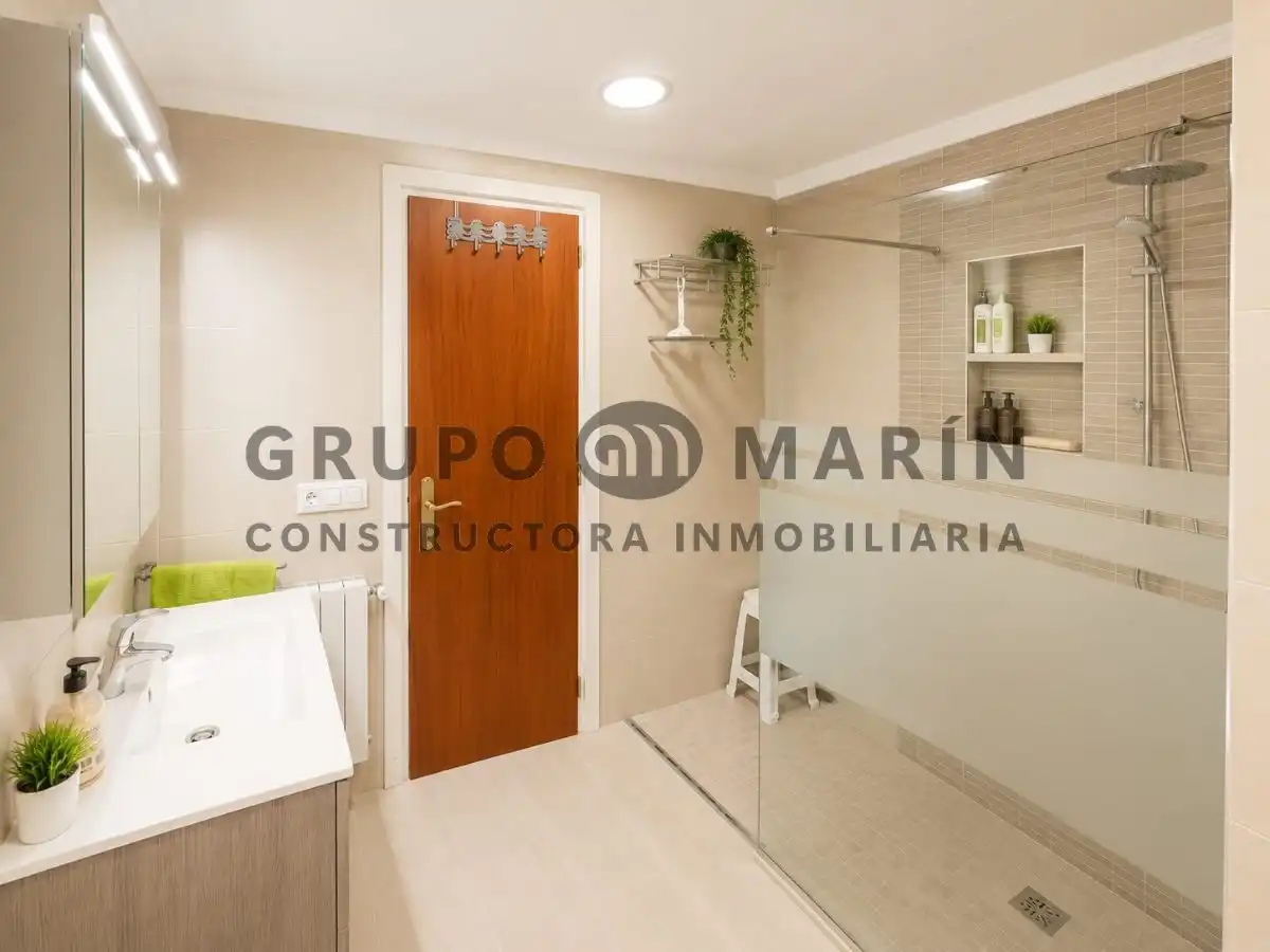 Piso con ascensor en venta en Carrer Josep Trueta, imagen 14