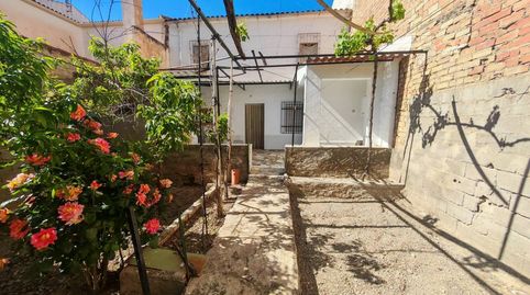 CASA PARA VIVIR EN PLANTA BAJA, CON PATIO EN HUÉTOR TÁJAR