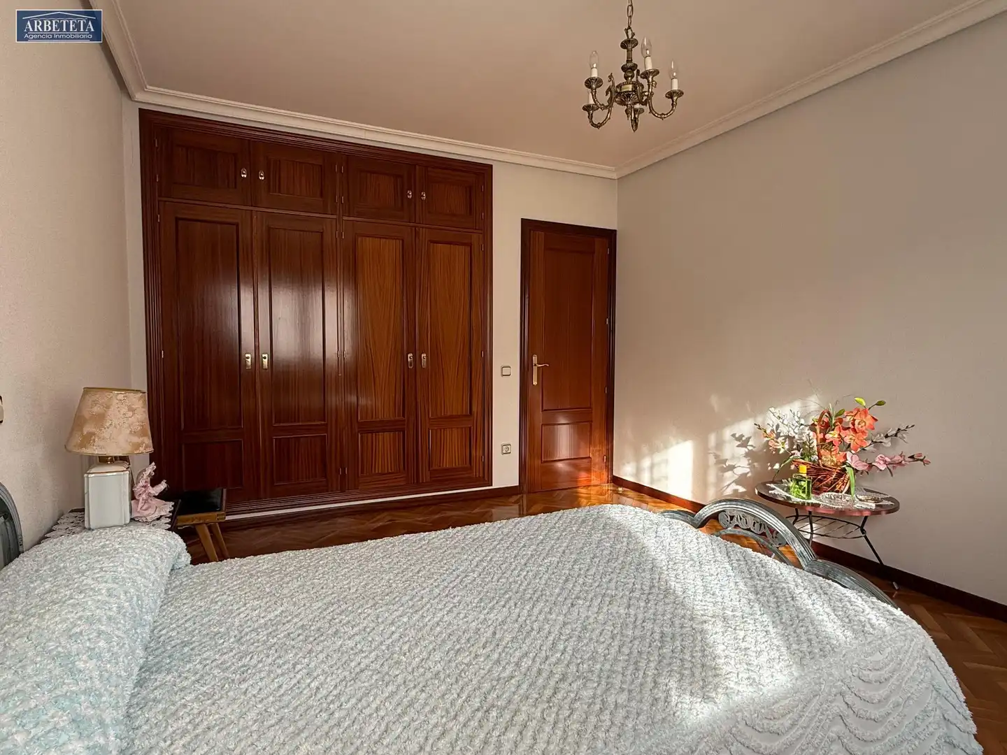 Schlafzimmer von Einfamilien-Reihenhaus zum Verkauf in Guadalajara mit Heizung, Parkett und Terrasse