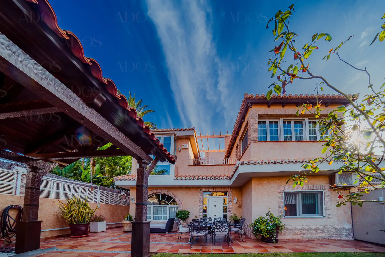 Houses for sale in Calle Fernando Casinello, Aguadulce Sur