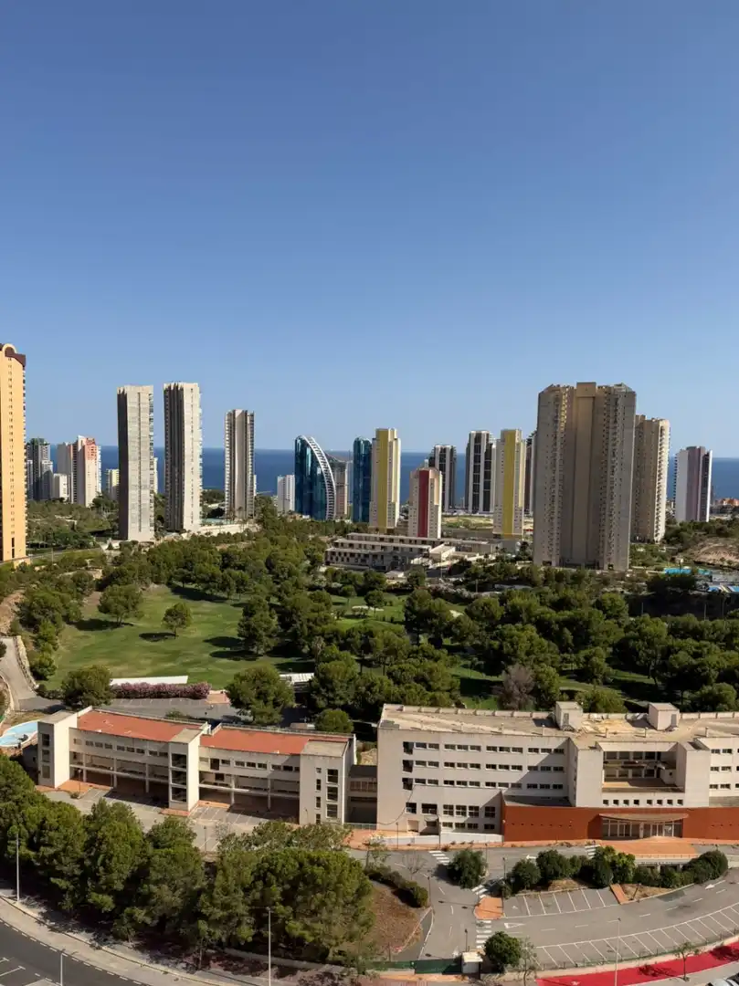 Apartament amb piscina en venda a Via Parque