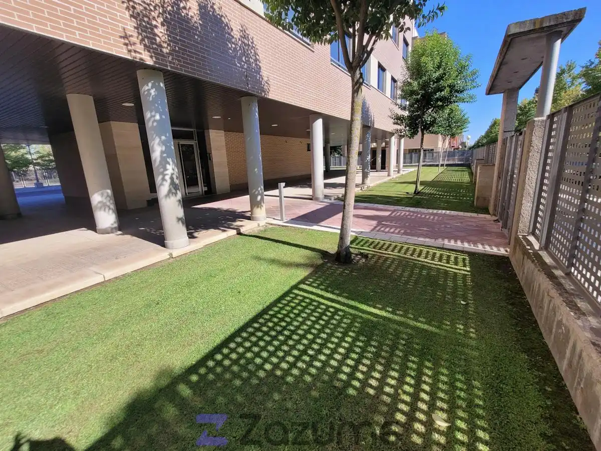 Pis amb jardí de lloguer a C. Arribes del Duero, imagen 2