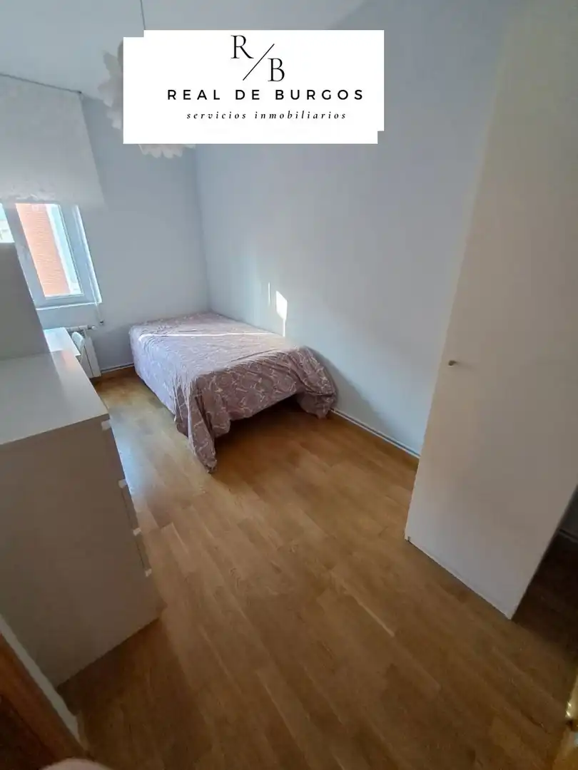 Bedroom of Flat for rent in Valladolid  with Heating, Terrace and Furnished