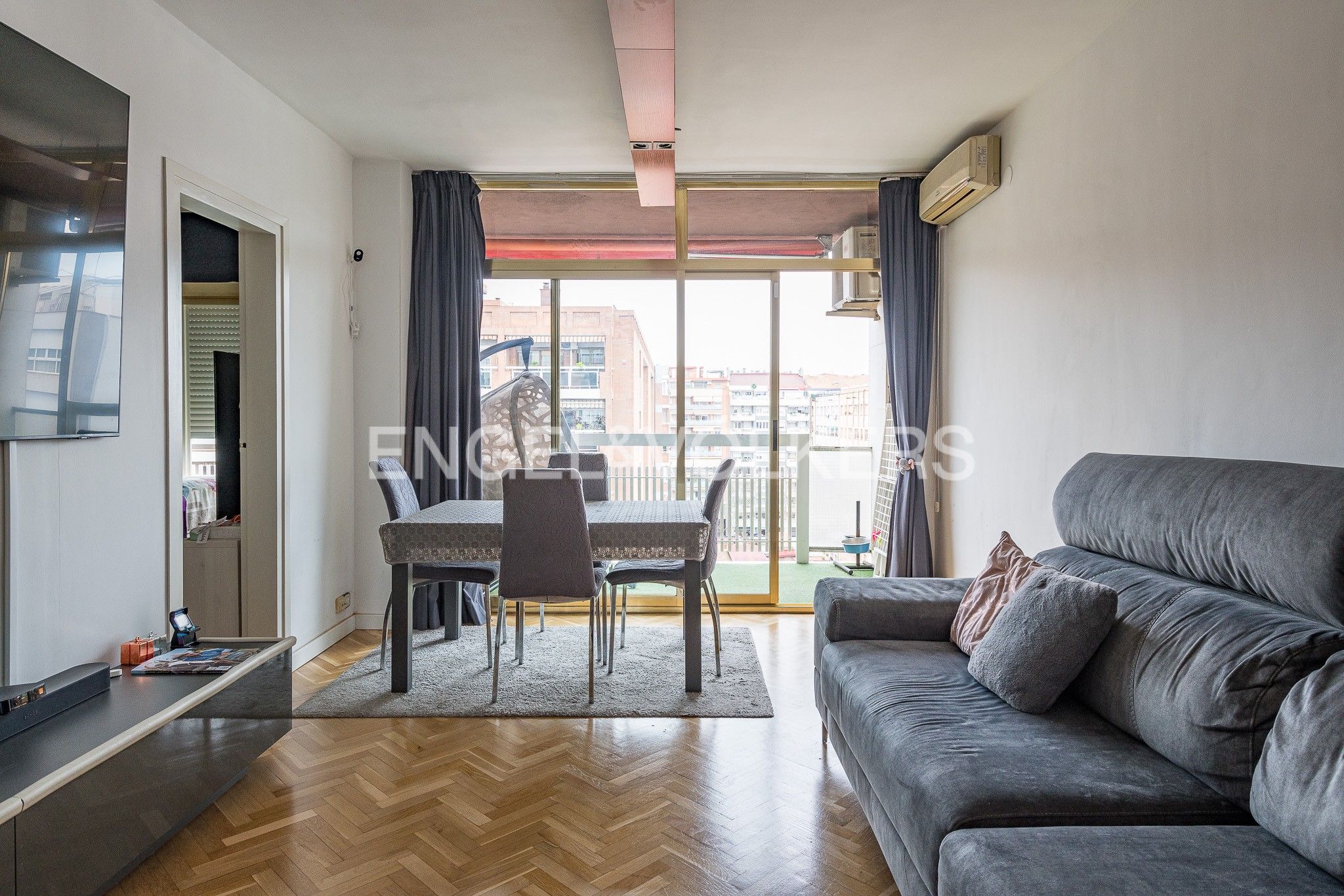 Sala d'estar de Apartament en venda en  Barcelona Capital amb Aire condicionat, Calefacció i Parquet