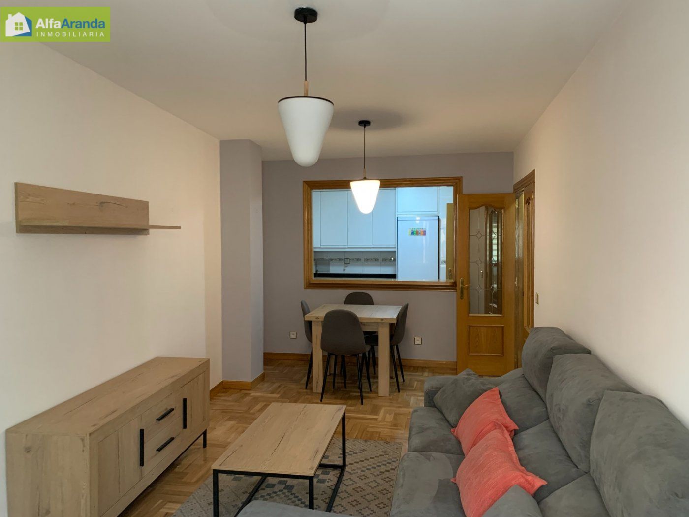 Sala d'estar de Pis de lloguer en Aranda de Duero amb Calefacció, Parquet i Terrassa