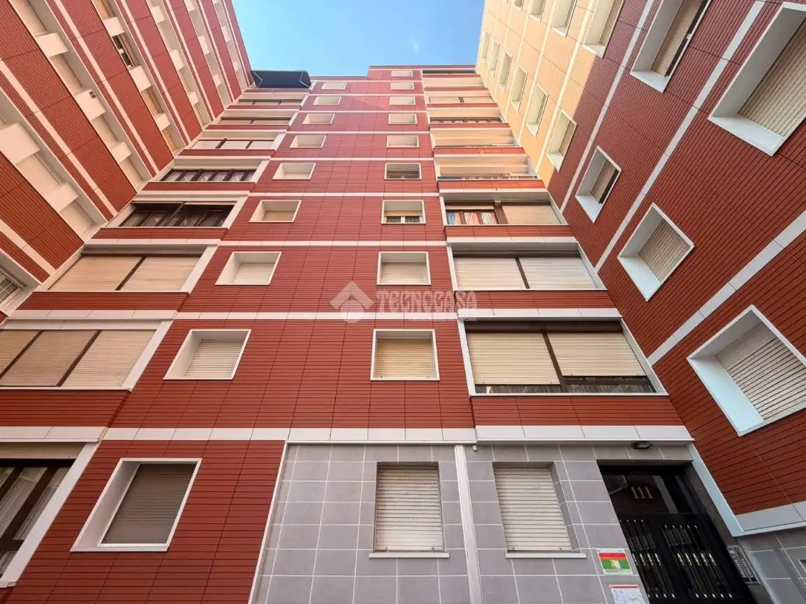 Vista exterior de Piso en venta en Bilbao  con Calefacción, Amueblado y Balcón