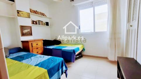 Foto 4 de Pis en venda a Costa Blanca Avenida de Malaga, 8, Los Arenales del Sol, Alicante