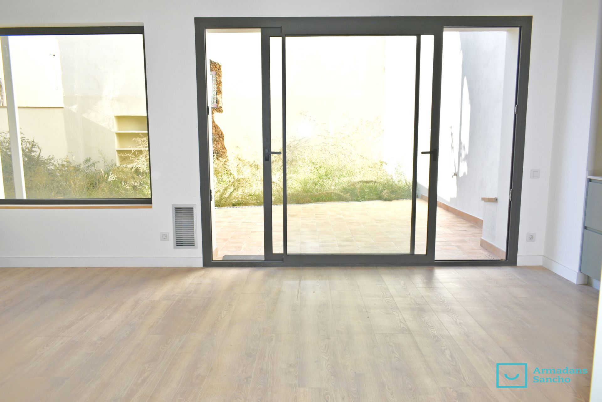 Planta baja de alquiler en Tiana con Aire acondicionado, Calefacción y Jardín privado