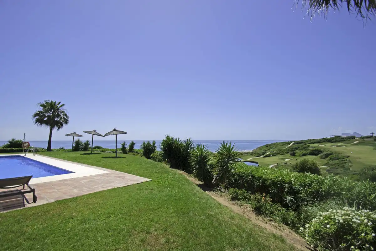 Ground floor with pool for sale in La Alcaidesa, imagen 25