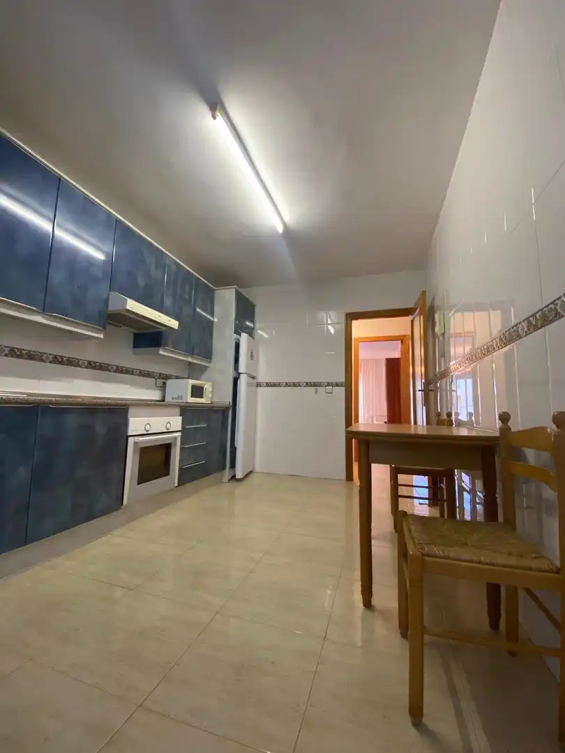 Piso de alquiler en Calle CAMPOAMOR, 99, Los Cuarteros