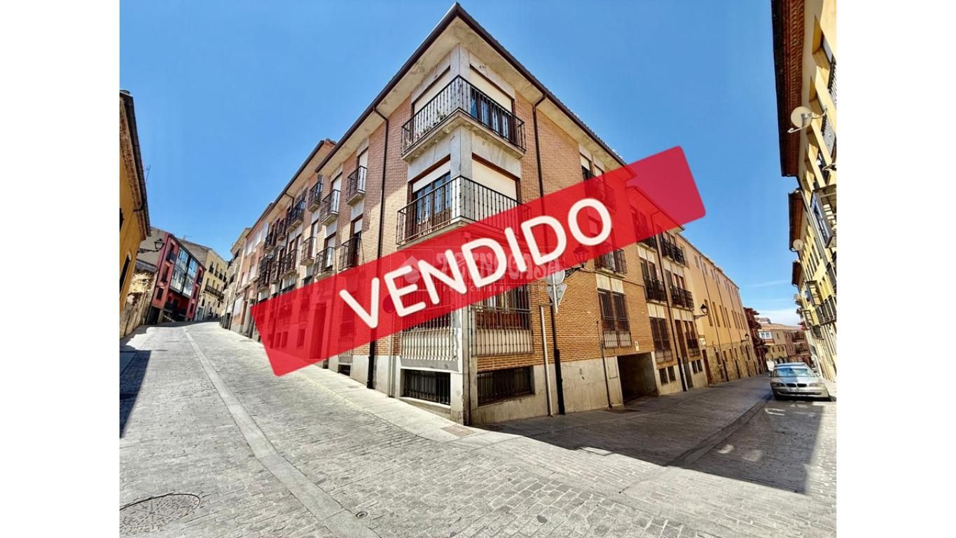 Vista exterior de Pis en venda en Ávila Capital amb Calefacció, Parquet i Traster