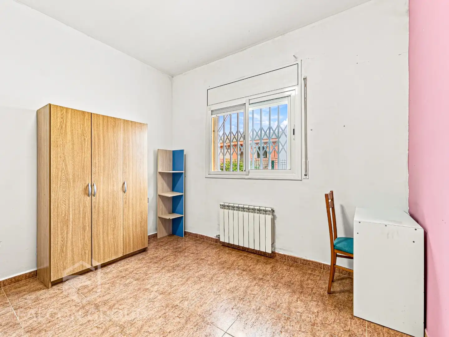 Habitación de Finca rústica en venta en Vilanova i la Geltrú con Aire acondicionado, Calefacción y Jardín privado