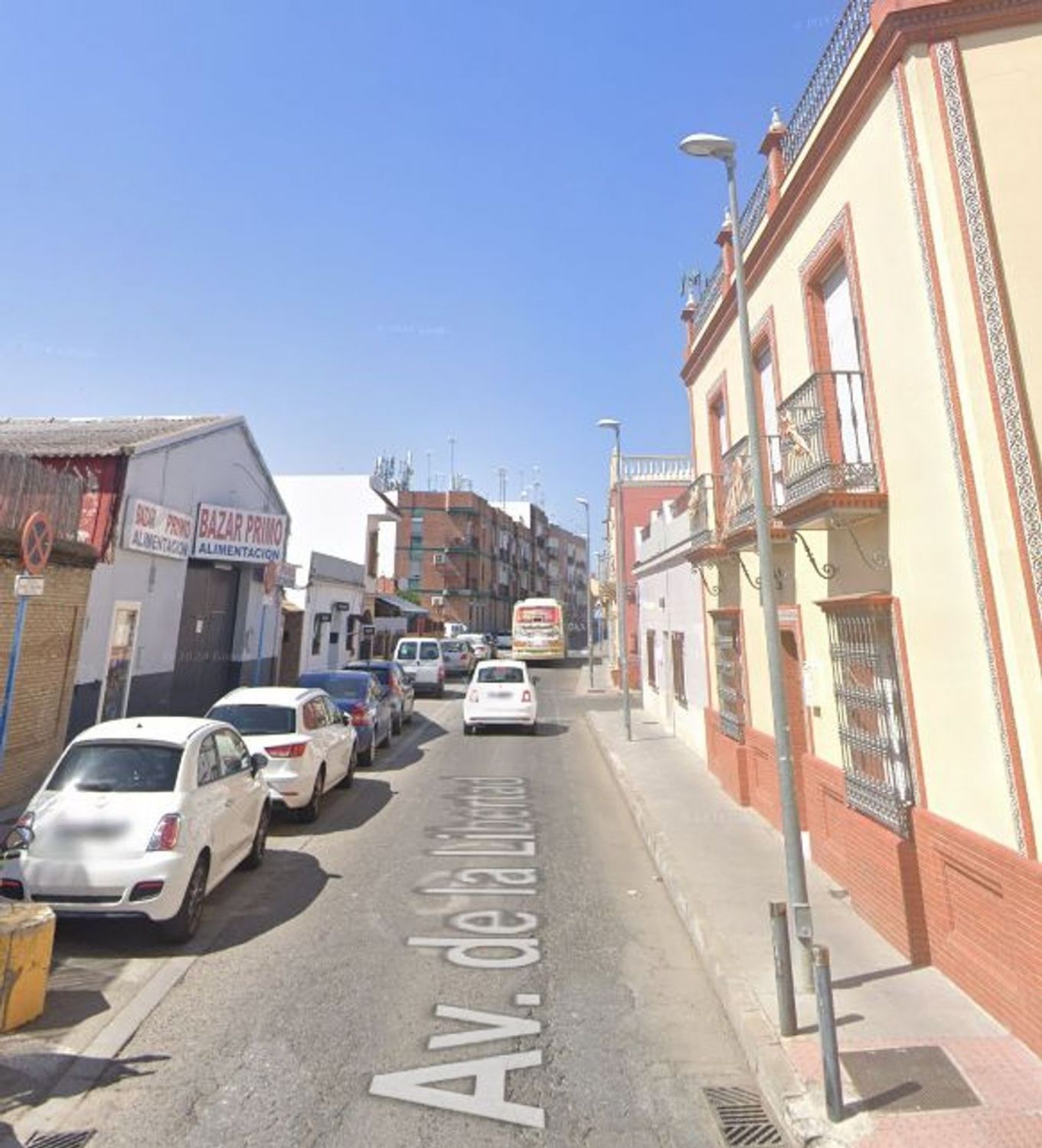 Vista exterior de Casa adosada en venda en Mairena del Aljarafe