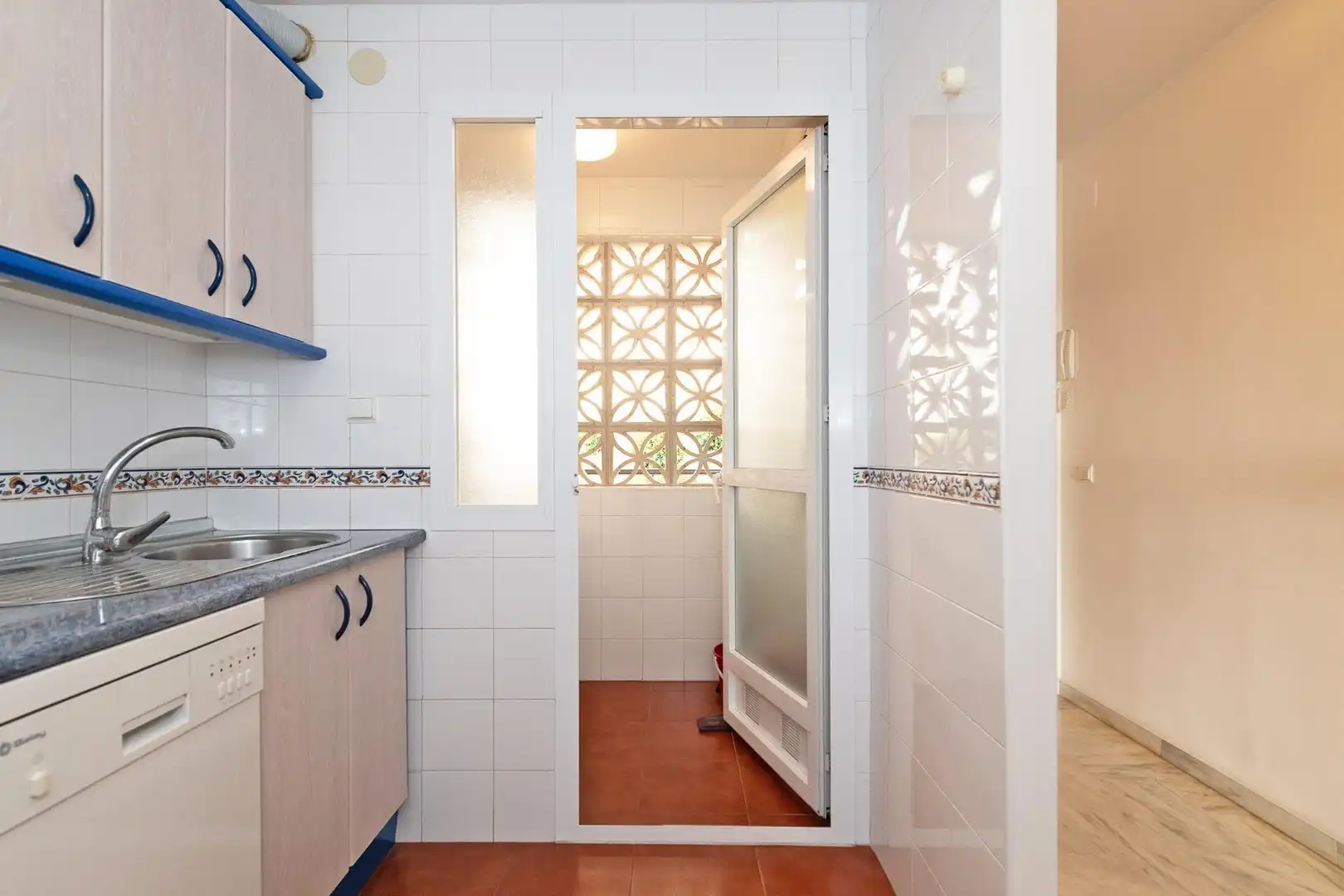 Baño de Piso en venta en Rincón de la Victoria con Aire acondicionado, Terraza y Piscina comunitaria