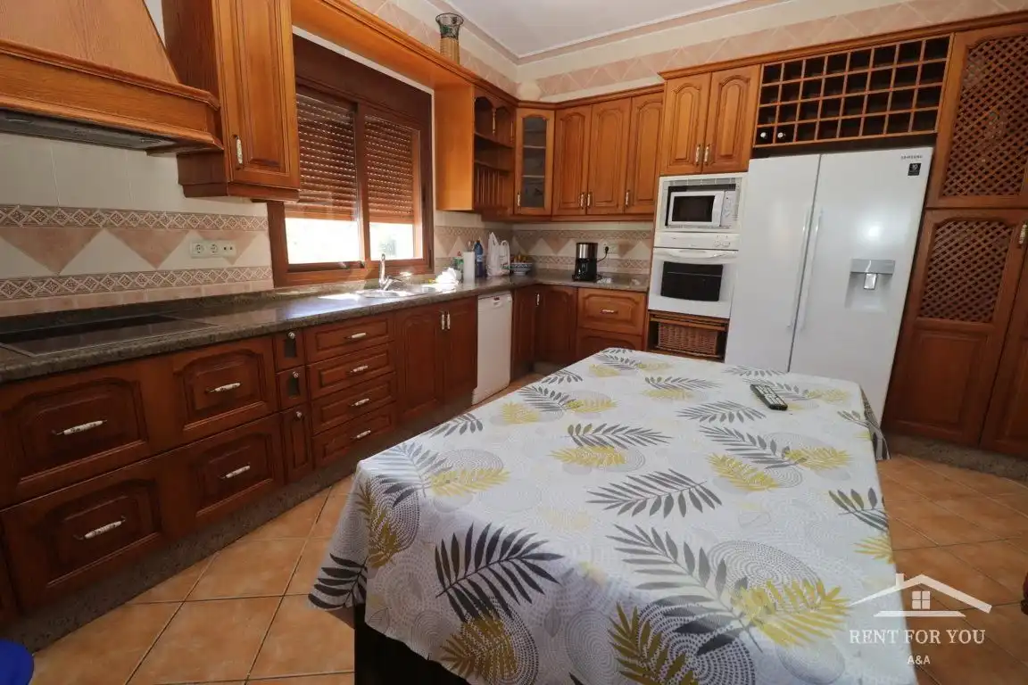 Cocina de Casa o chalet de alquiler en Guaro con Jardín privado, Terraza y Trastero