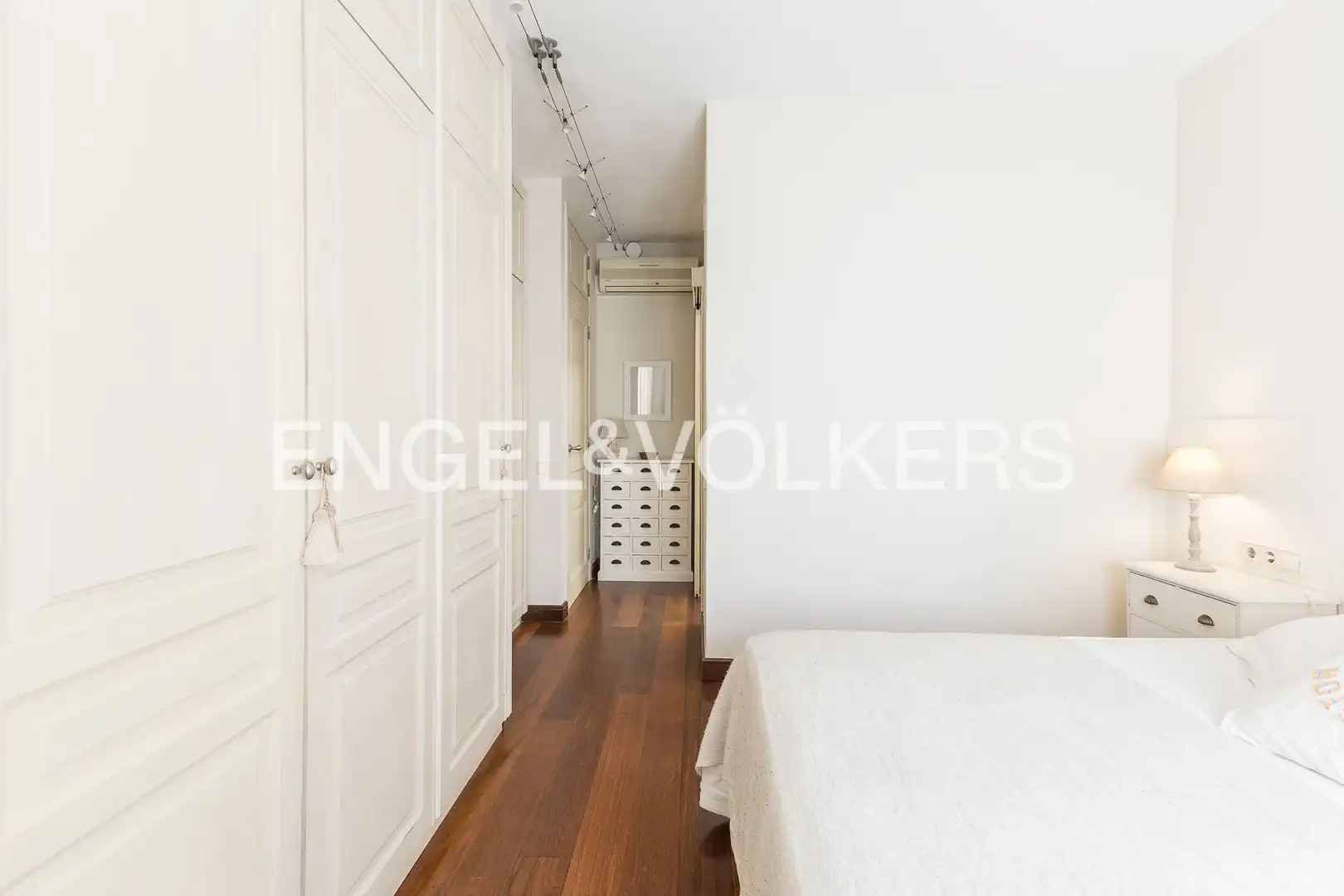 Bedroom of Flat for sale in Barcelona  with Air Conditioner, Heating and Furnished