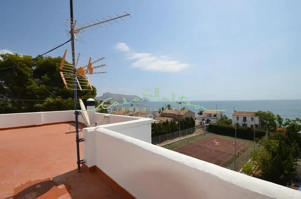 Vista exterior de Casa o xalet en venda en Altea amb Aire condicionat, Jardí privat i Terrassa