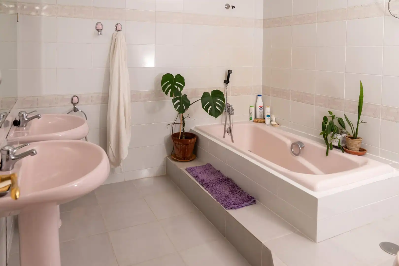 Baño de Casa adosada en venta en Almonte con Terraza, Trastero y Balcón