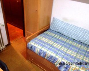 Bedroom of Flat for sale in  Madrid Capital  with Air Conditioner, Parquet flooring and Terrace