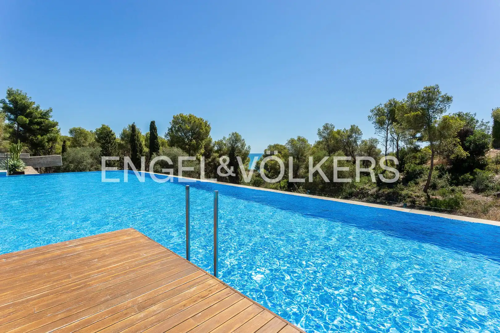 Piscina de Dúplex en venda en Sant Pere de Ribes amb Aire condicionat, Calefacció i Terrassa