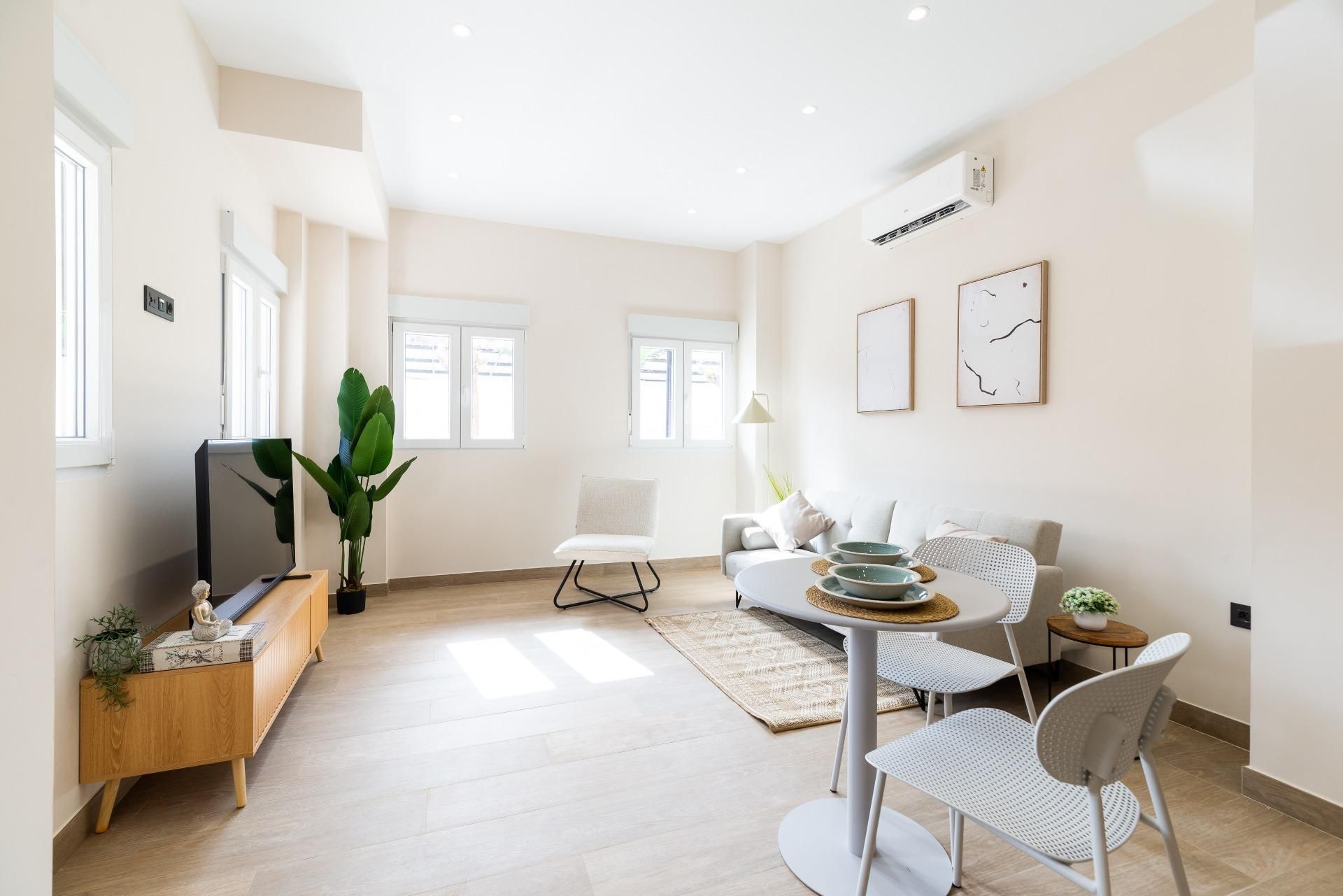 Living room of Flat for sale in  Granada Capital  with Air Conditioner and Heating