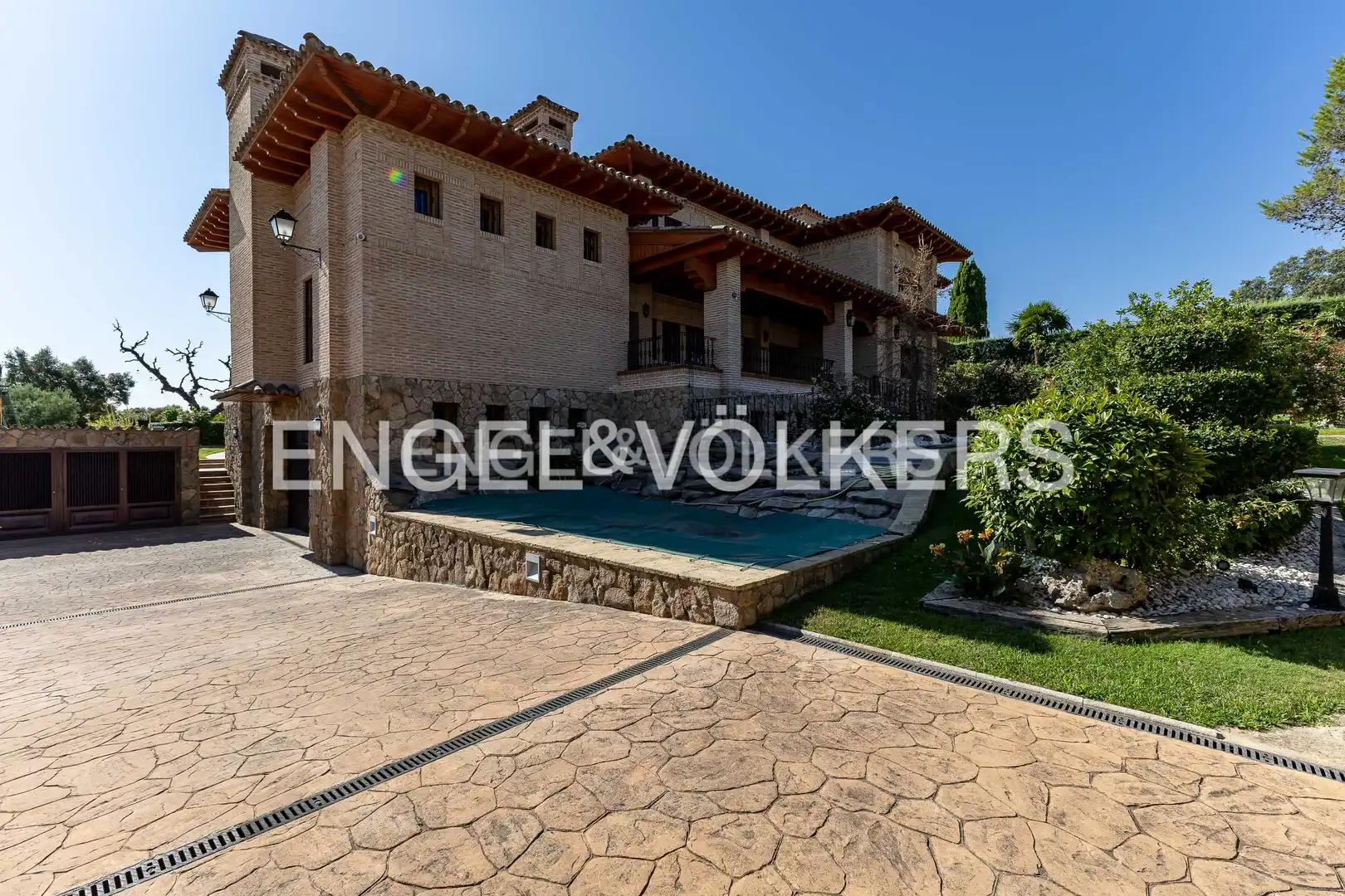 Vista exterior de Casa o chalet en venta en Villaviciosa de Odón con Aire acondicionado, Calefacción y Jardín privado