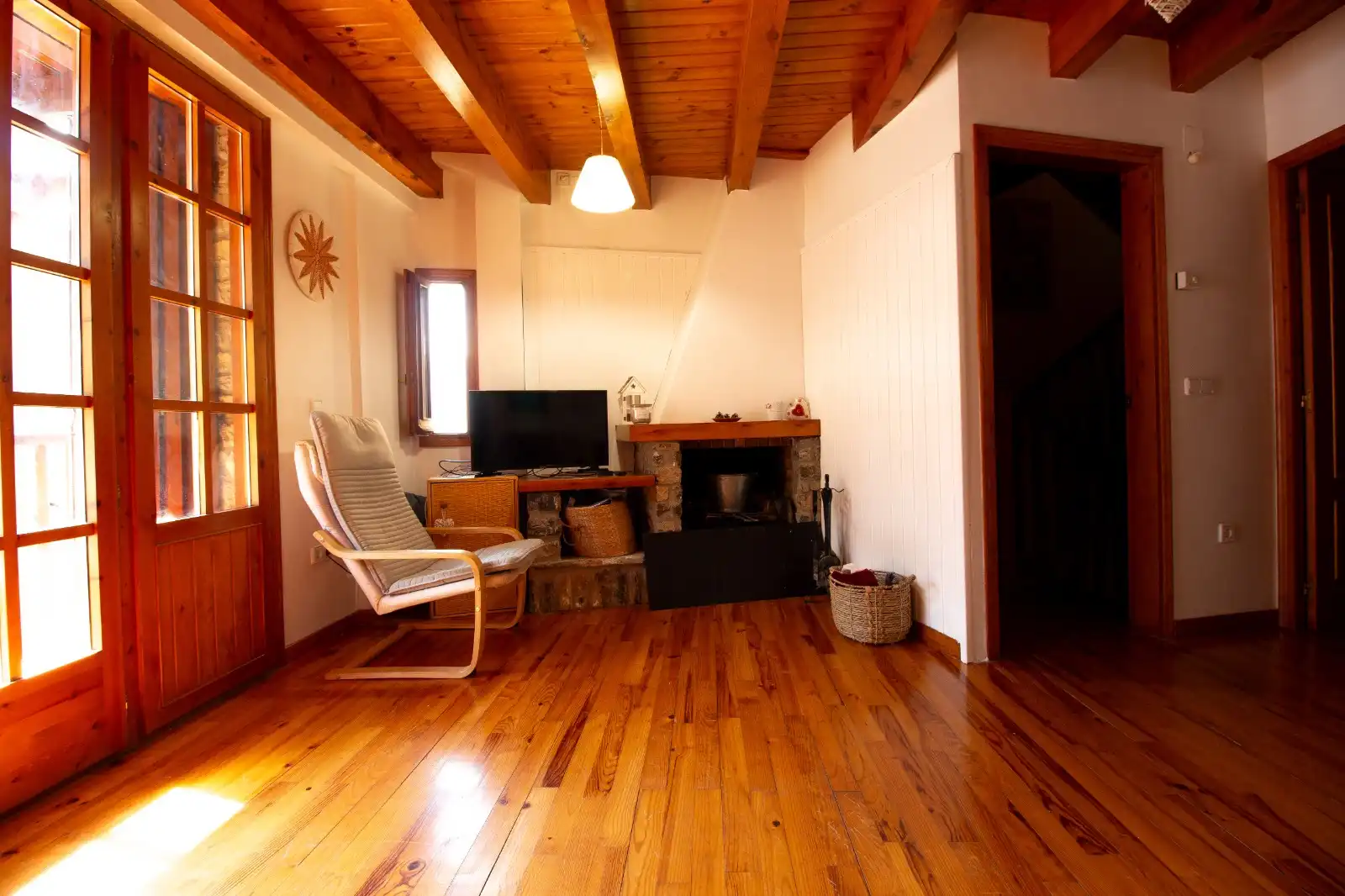 Sala d'estar de Casa adosada en venda en Sort amb Calefacció, Parquet i Balcó