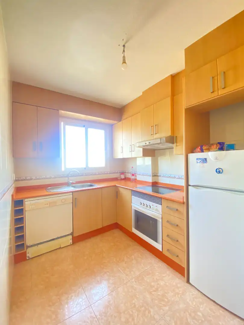 Cuina de Apartament en venda en Águilas amb Moblat, Forn i Rentadora