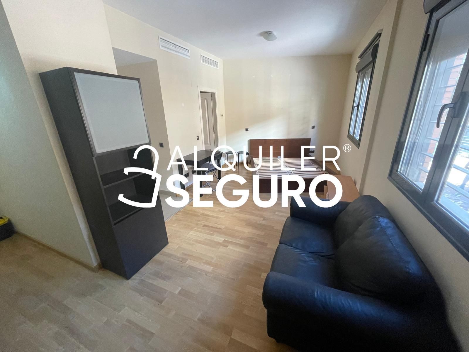 Bedroom of Study to rent in Alcobendas  with Air Conditioner, Heating and Storage room