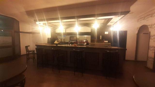 Local comercial en Alquiler en Toén