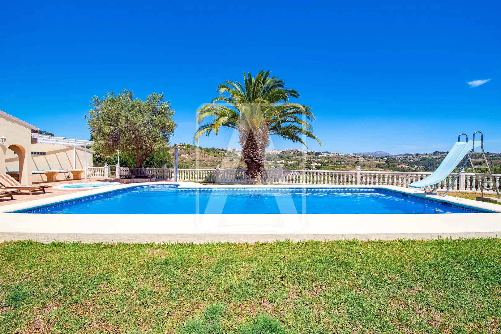 Piscina de Finca rústica en venta en Benissa con Aire acondicionado, Calefacción y Jardín privado