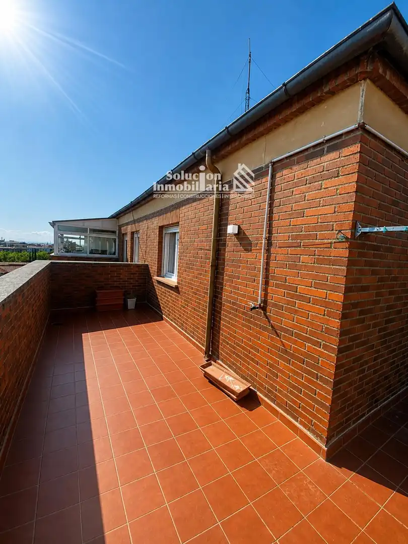 Terraza de Ático de alquiler en Salamanca con Calefacción, Terraza y Amueblado